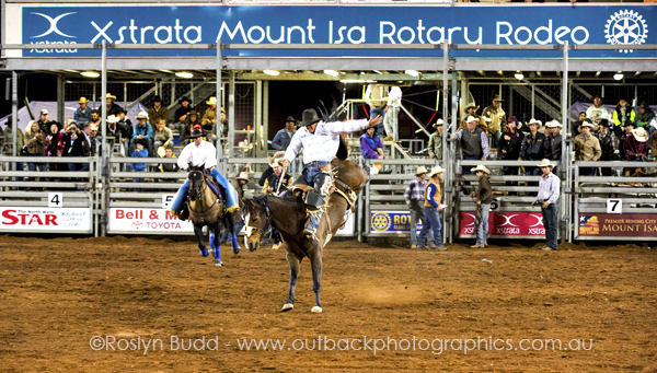 ©Roslyn Budd - www.buddphotography.com.au