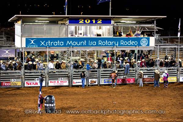 ©Roslyn Budd - www.buddphotography.com.au