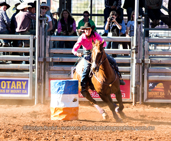 ©Roslyn Budd - www.buddphotography.com.au