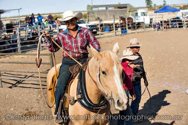 ©Roslyn Budd - www.buddphotography.com.au